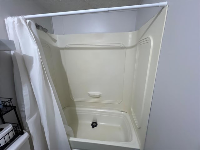 4620 SE 119th St, Oklahoma City, OK 73165 - full bath featuring shower / tub combo