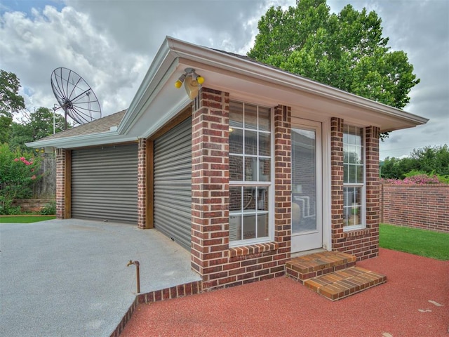1602 N Davis Ave, Oklahoma City, OK 73127 - view of garage