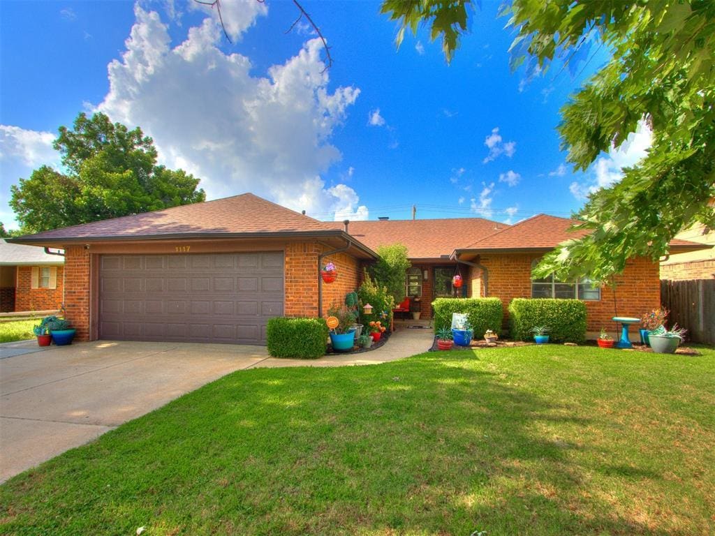 1117 SW 98th St, Oklahoma City, OK 73139 - photo 1