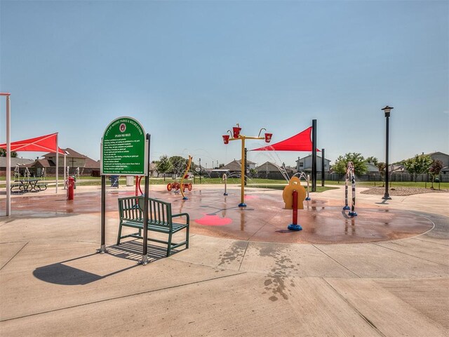 1011 SW 22nd St, Moore, OK 73170 - view of home's community