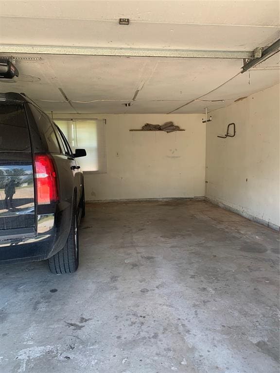28153 County Street 2540Th, St, Fort Cobb, OK 73038 - garage with a garage door opener
