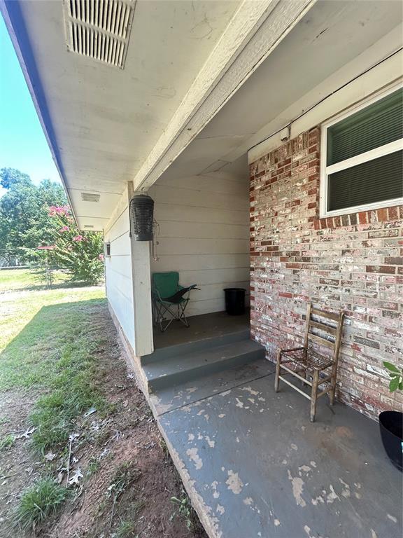 706 S Hammack Ave, Wynnewood, OK 73098 - photo 7