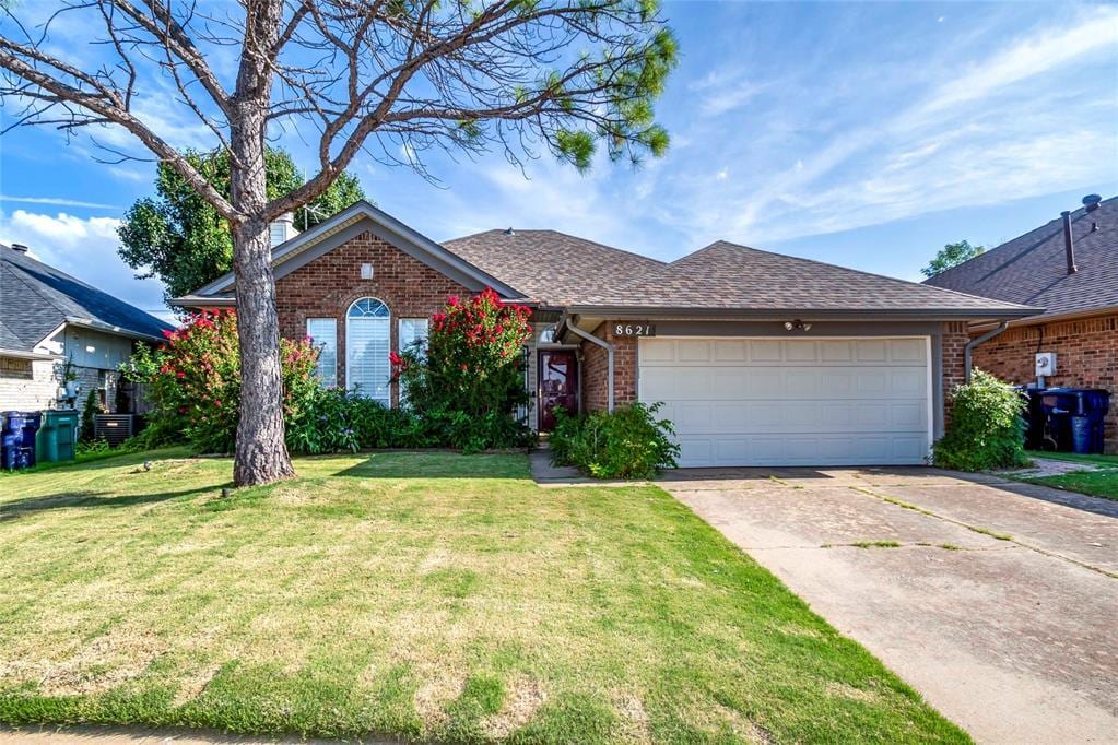 8621 NW 121st St, Oklahoma City, OK 73162 - photo 1