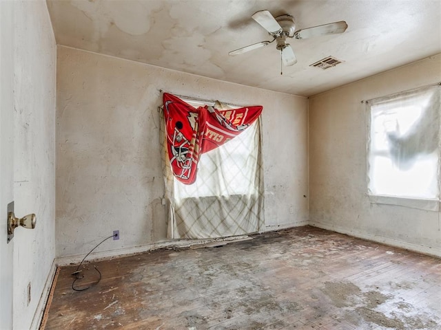 816 NE 31st St, Oklahoma City, OK 73105 - empty room with a ceiling fan