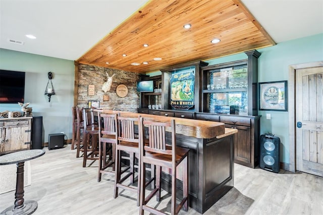 39 E Shore Dr, Arcadia, OK 73007 - bar area featuring light wood-style floors and recessed lighting