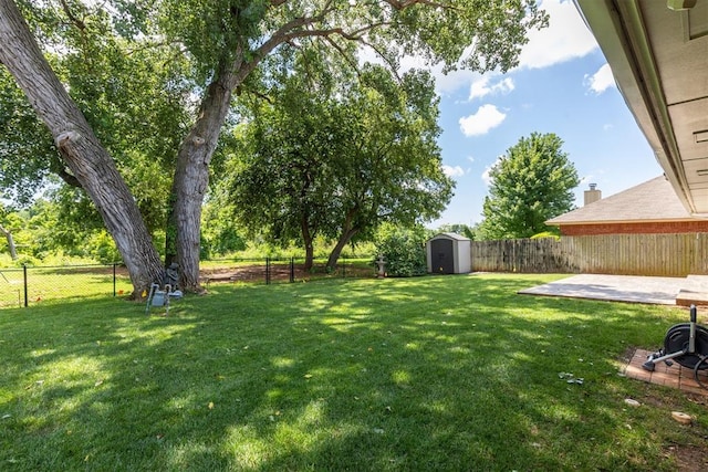 812 Old Bugle Rd, Edmond, OK 73003 - fenced backyard with a shed