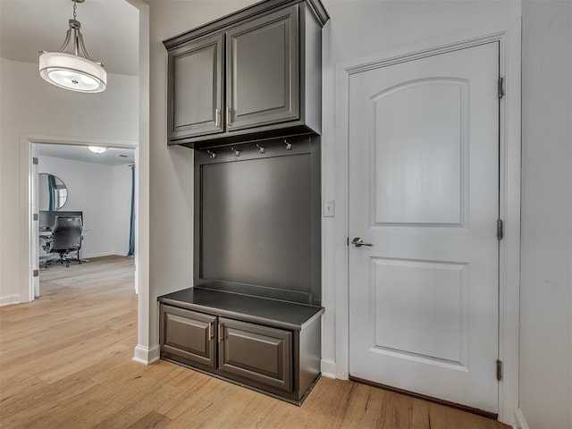 3760 Black Mesa Rd, Norman, OK 73071 - mudroom featuring light wood finished floors and baseboards