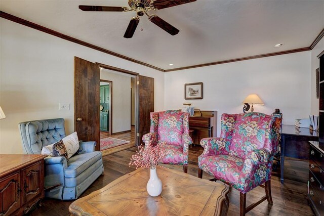 12108 Blue Sage Rd, Oklahoma City, OK 73120 - living area with crown molding, a ceiling fan, hardwood / wood-style floors, and recessed lighting