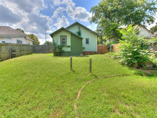 610 N Choctaw Ave, El Reno, OK 73036 - back of property with a fenced backyard