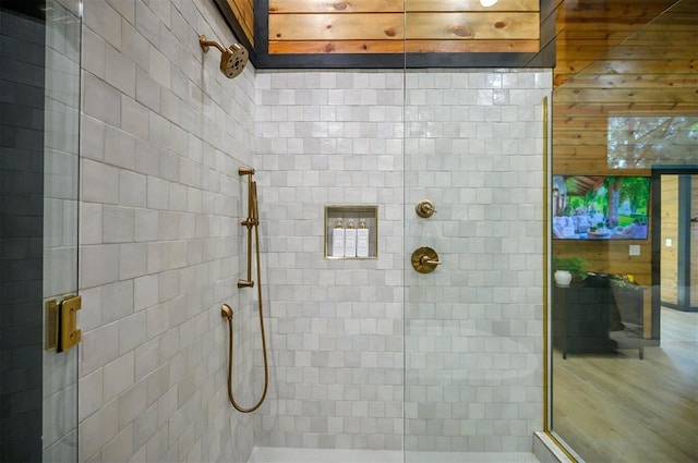 105 S Spruce Trl, Broken Bow, OK 74728 - bathroom with tiled shower