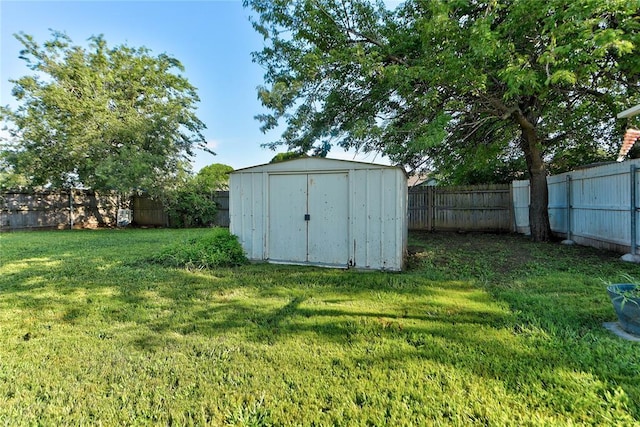1021 SW 1st St, Moore, OK 73160 - view of shed with a fenced backyard