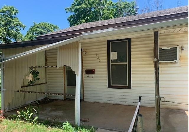 420 N Howard Ave, Elk City, OK 73644 - photo 1