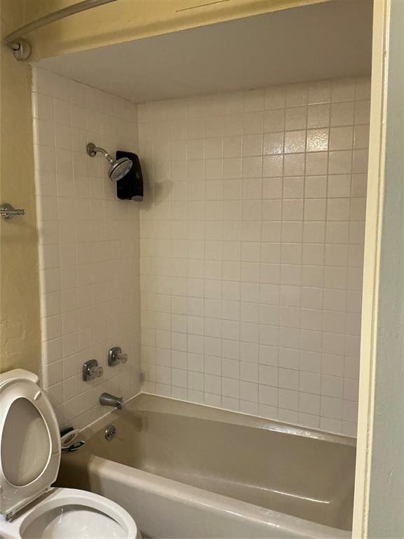 600 NW 4th St Unit 305N, Oklahoma City, OK 73102 - bathroom with toilet and shower / bathtub combination