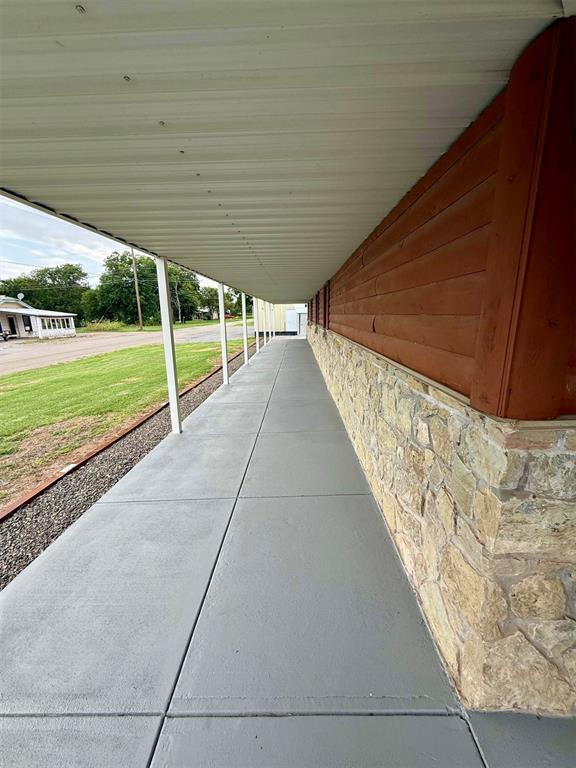 429 S Bailey St, Hobart, OK 73651 - photo 2