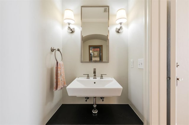 1005 NW 40th St, Oklahoma City, OK 73118 - bathroom featuring a sink