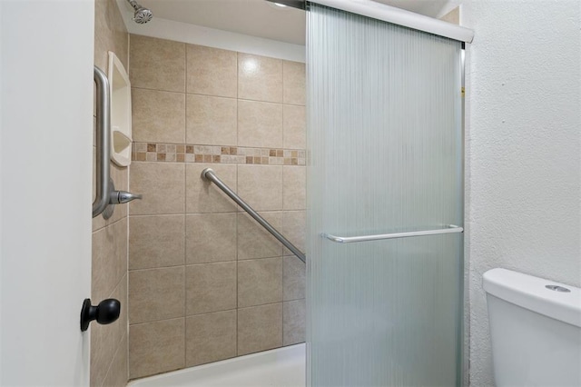 2322 Ripple Creek Ln, Edmond, OK 73012 - bathroom with tiled shower