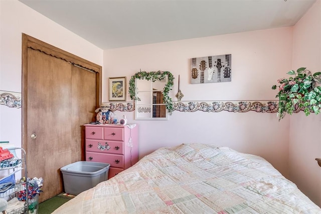 616 Kingston Dr, Yukon, OK 73099 - bedroom with a closet