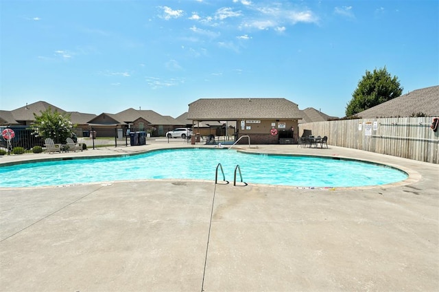 2305 Makaila Way, Yukon, OK 73099 - community pool with a patio