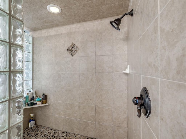 2009 Pembroke Ln, Edmond, OK 73003 - full bathroom featuring walk in shower