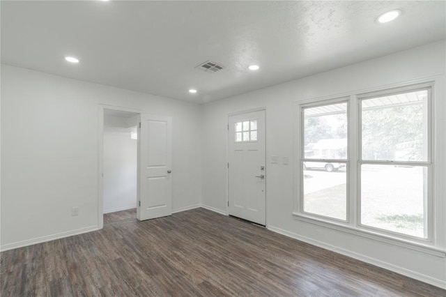 1120 SW 47th St, Oklahoma City, OK 73109 - foyer with dark wood finished floors and recessed lighting