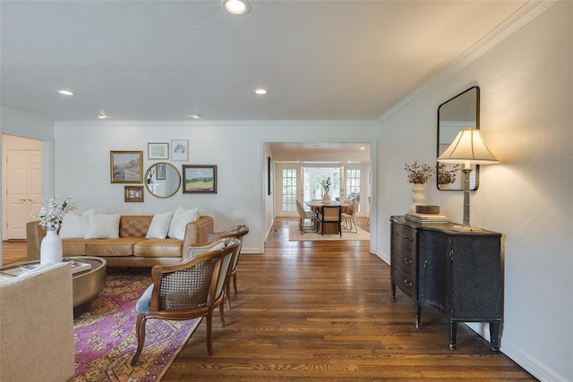 1114 Glenwood Ave, Nichols Hills, OK 73116 - living room featuring wood finished floors, crown molding, and recessed lighting
