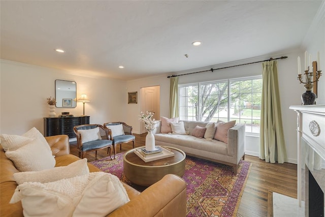 1114 Glenwood Ave, Nichols Hills, OK 73116 - living room featuring crown molding, wood finished floors, recessed lighting, and a premium fireplace