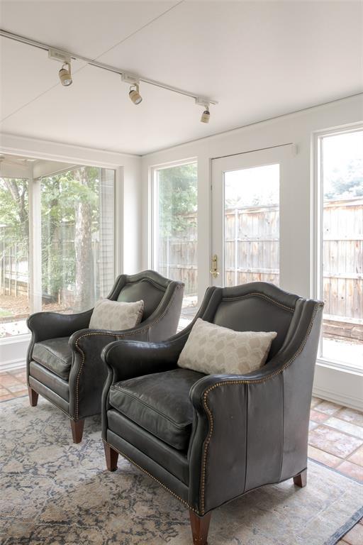 1114 Glenwood Ave, Nichols Hills, OK 73116 - sunroom featuring rail lighting