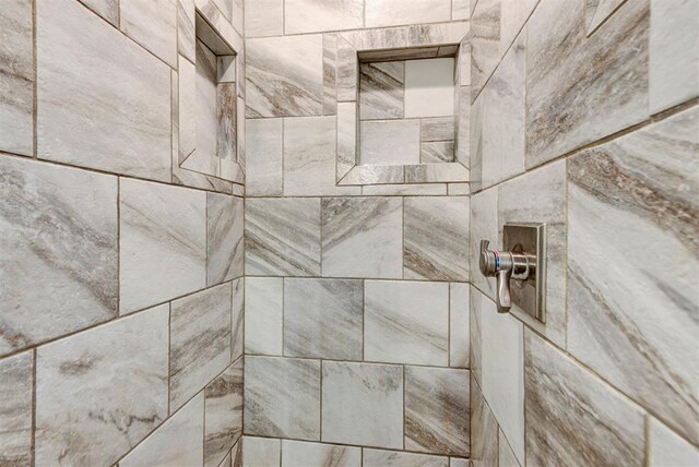 12629 Teakwood Rd, Oklahoma City, OK 73013 - detailed view of tiled shower
