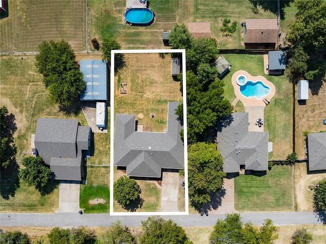 10516 NW 16th St, Yukon, OK 73099 - aerial overview of property's location with a pool and property boundaries highlighted