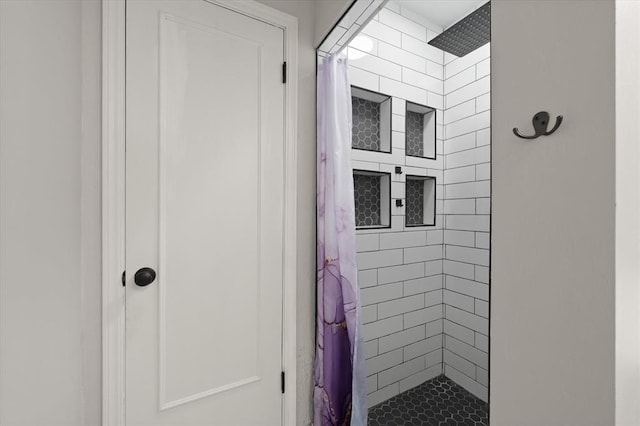 2805 Tudor Rd, Oklahoma City, OK 73127 - bathroom with tiled shower