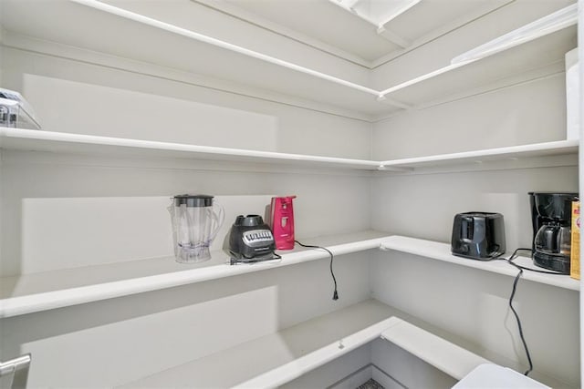 637 NW 179th Cir, Edmond, OK 73012 - view of storage area