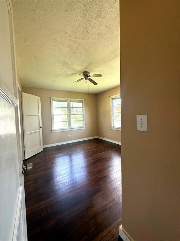 303 SW 5th St, Lindsay, OK 73052 - photo 16