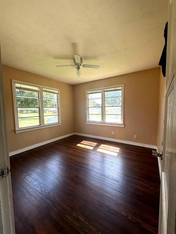 303 SW 5th St, Lindsay, OK 73052 - photo 17