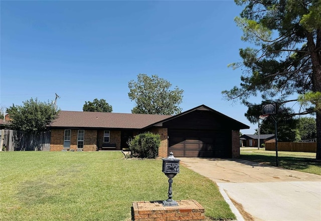 812 Village Dr, Altus, OK 73521 - photo 1