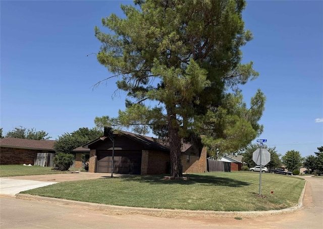 812 Village Dr, Altus, OK 73521 - photo 2