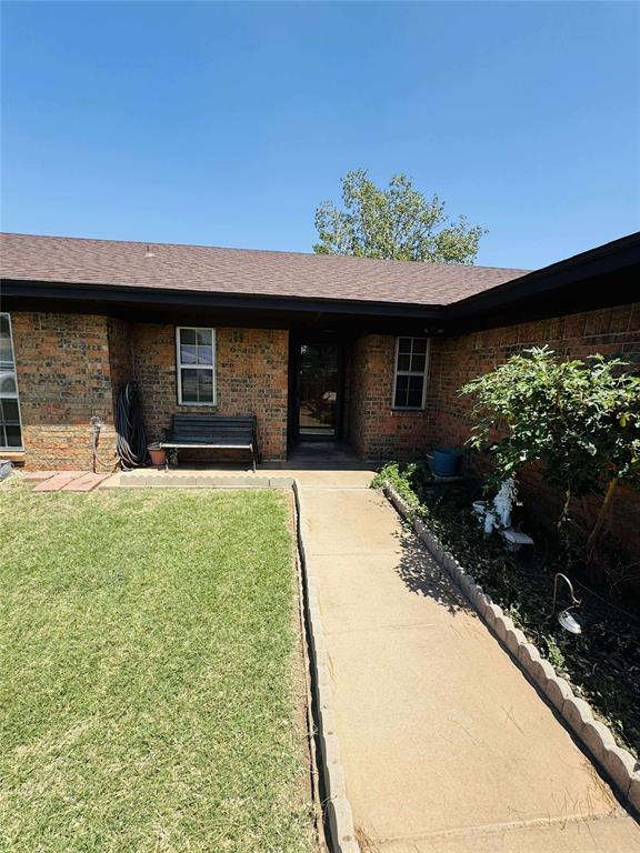 812 Village Dr, Altus, OK 73521 - photo 3
