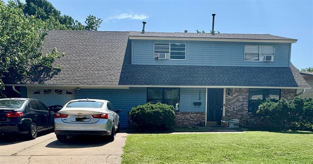 712 Penn Ln, Moore, OK 73160 - photo 1