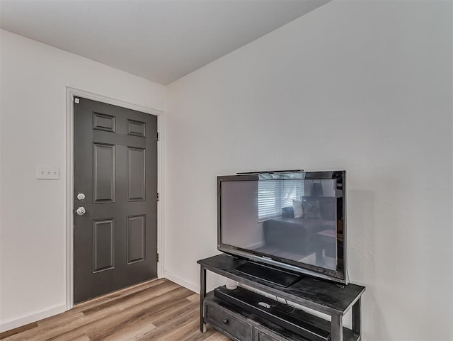 2244 Downing St, Oklahoma City, OK 73120 - entrance foyer featuring light wood-type flooring and baseboards