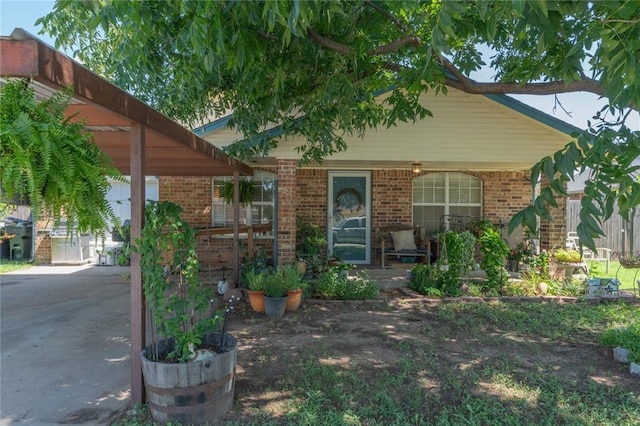 957 N Windermere Dr, Moore, OK 73160 - view of front facade featuring brick siding