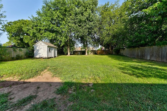 625 N Ramblin Oaks Dr, Moore, OK 73160 - fenced backyard with a storage shed