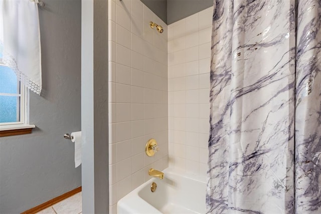 4700 SE 118th St, Oklahoma City, OK 73165 - bathroom featuring shower / tub combo and baseboards