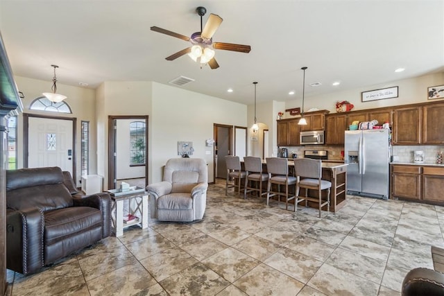 3730 Ruby Rdg, Piedmont, OK 73078 - living area with ceiling fan and recessed lighting