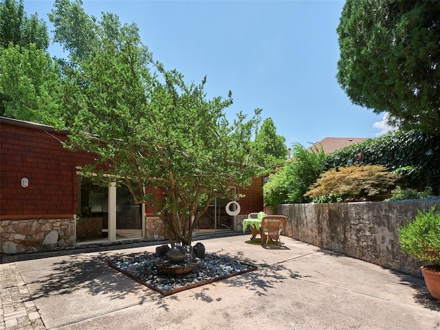 7501 Brookside Dr, Oklahoma City, OK 73132 - view of patio / terrace