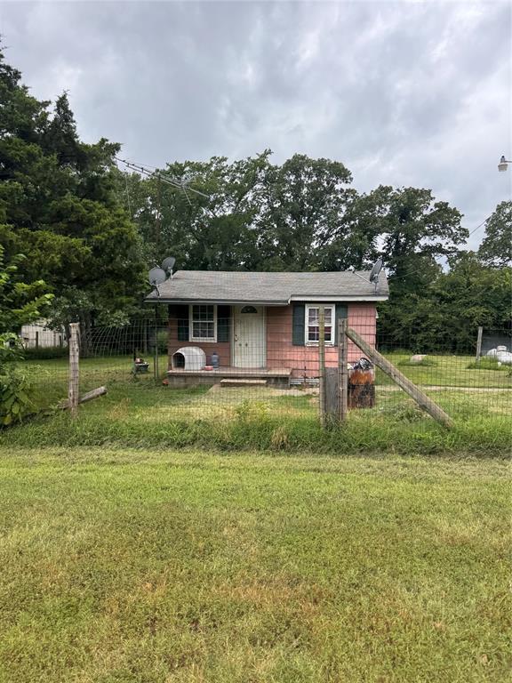 12357 N Erma Rd, Wewoka, OK 74884 - photo 1