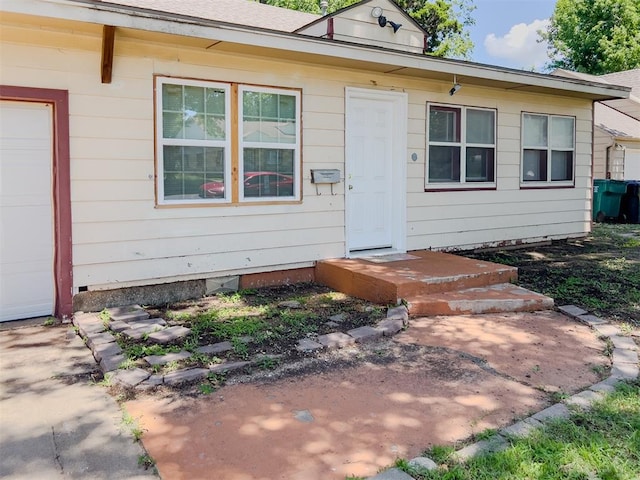 2437 NW 36th Ter, Oklahoma City, OK 73112 - view of front of property with crawl space