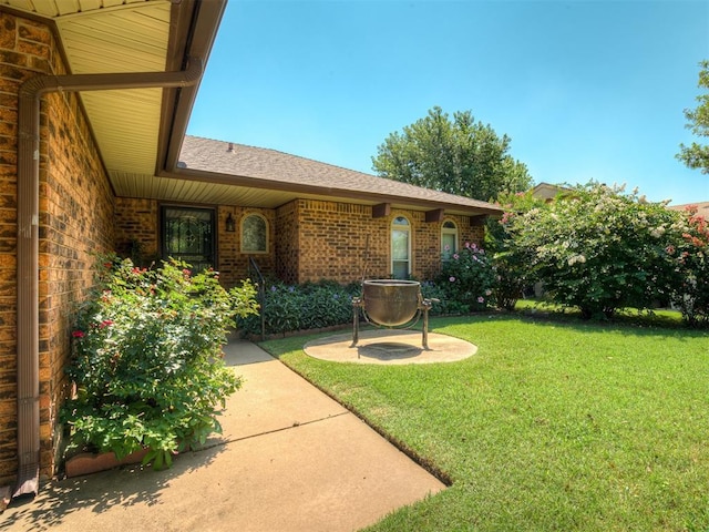 924 Penn Ln, Moore, OK 73160 - view of green lawn