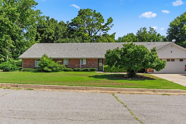 2420 Pearl St, Chickasha, OK 73018 - photo 1