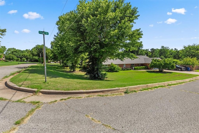2420 Pearl St, Chickasha, OK 73018 - photo 2