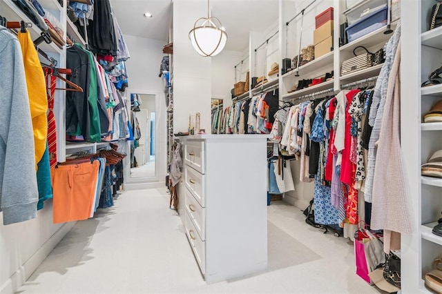 1415 Sherwood Ln, Nichols Hills, OK 73116 - spacious closet with light carpet