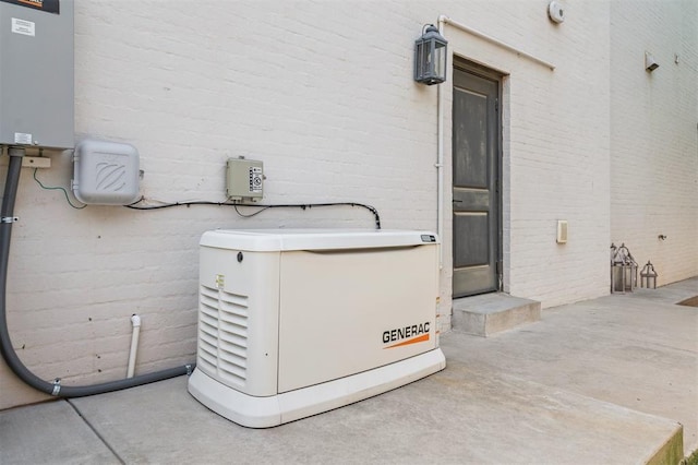 1415 Sherwood Ln, Nichols Hills, OK 73116 - exterior view of a power unit and brick siding